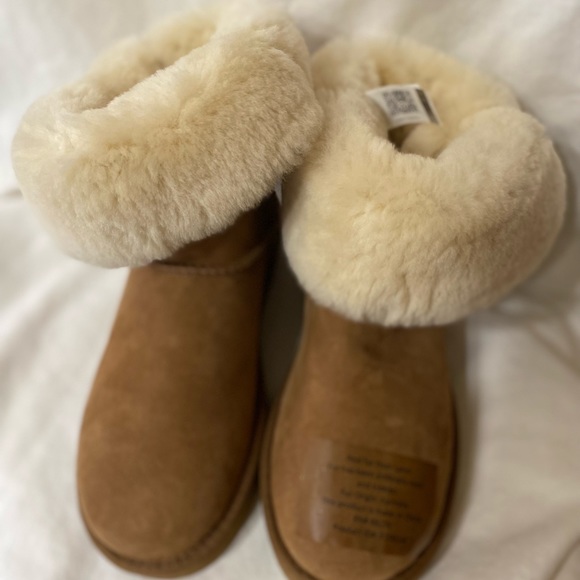 Sold UGG Australia Classic Short Leather Boots Women’s size 7 color Chestnut New - Picture 8 of 14